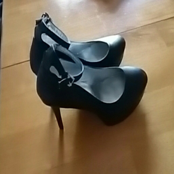 guess pump sz8 - Picture 2 of 3